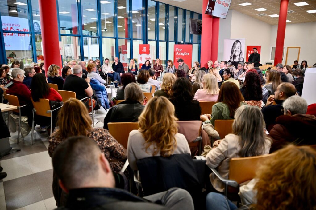 Pilar Alegría: “las personas que cuidan a los que más queremos, también merecen ser cuidadas”